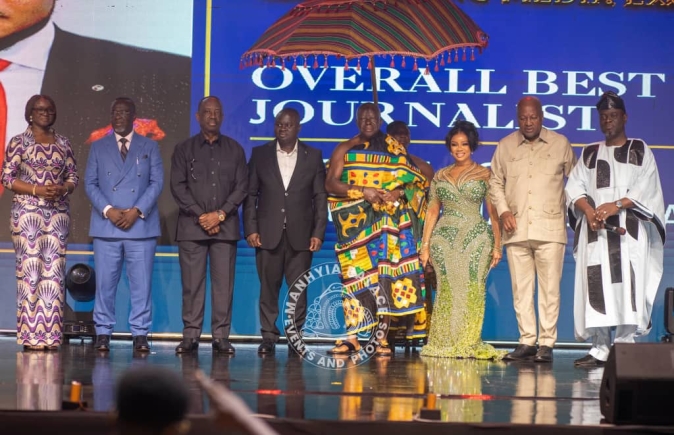 Asantehene rewards two top GJA Award winners GH¢50,000 cash