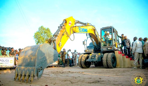 President John Dramani Mahama cutting the sod for the commencement of the road projects