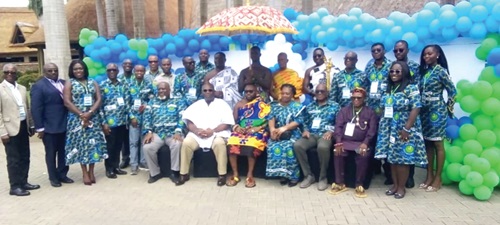 Members of SOVRAE and dignitaries at the conference