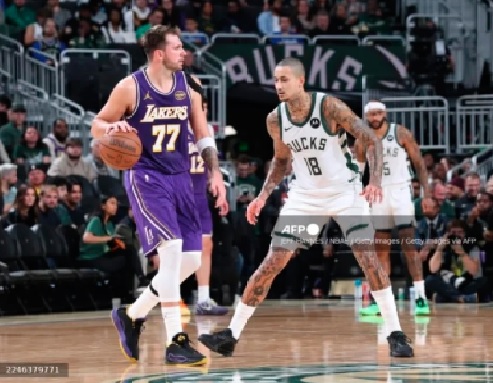 LA Lakers dominate Bucks in NBA