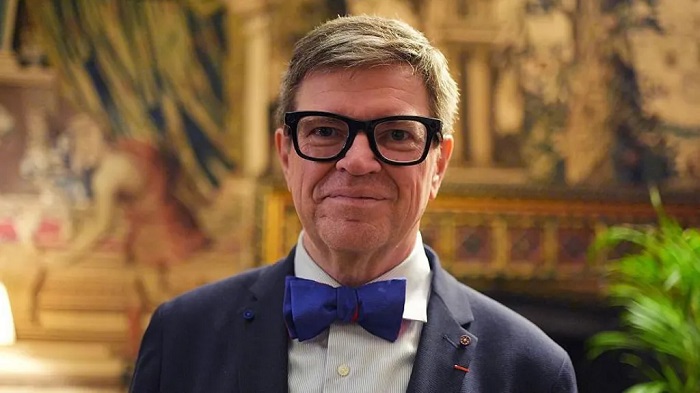 Prof LeCun is known for advancing the deep learning field of AI, and for his jazzy bowties