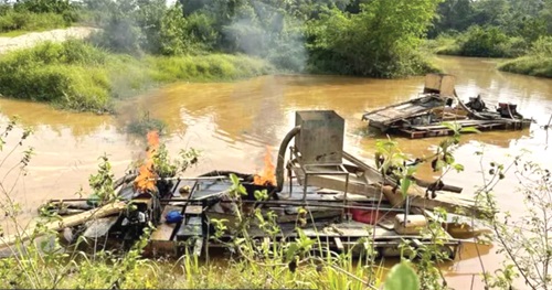 A chanfan machine set ablaze at a galamsey site