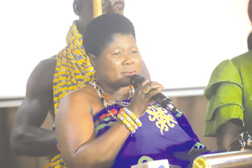 Nana Adu Akosua Fofie II,  the Drobonsohemaa, speaking at the event