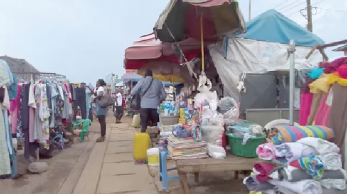 The busy pedestrian pavements of Abeka Lapaz