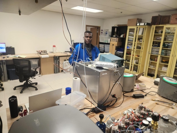 Ghanaian scientist pioneers cryogen-free medical imaging breakthrough