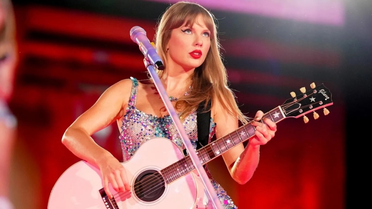 Taylor Swift denies turning down Super Bowl half-time show Taylor Swift denies turning down Super Bowl half-time show