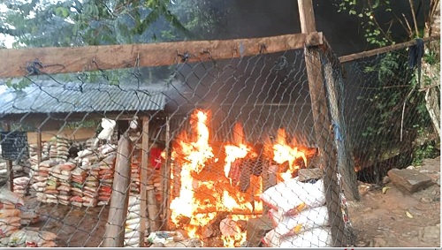 Items and structures of the miners set ablaze