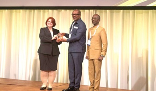 Brig. Gen. Paul Seidu Tanye-Kulono, DG, GPHA, receiving an award from IAPH official. With them is Johnson Asiedu Nketiah (right), Chairman, GPHA Board Brig. Gen. Paul Seidu Tanye-Kulono, DG, GPHA, receiving an award from IAPH official. With them is Johnson Asiedu Nketiah (right), Chairman, GPHA Board