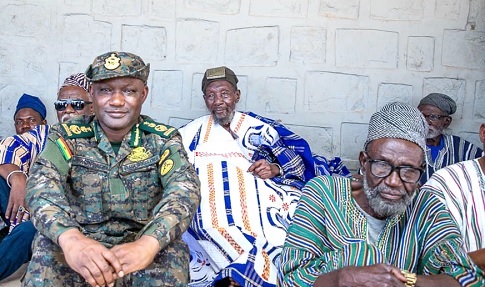 Samuel Basintale Amadu (left), Comptroller-General of Immigration, with Naa Bohagu MSamuel Basintale Amadu (left), Comptroller-General of Immigration, with Naa Bohagu Mahami Abdulai Sheriga (2nd from left), the Nayiri of the Mamprugu kingdom ahami Abdulai Sheriga (2nd from left), the Nayiri of the Mamprugu kingdom 