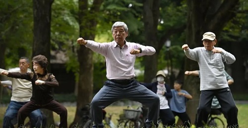 People in Japan tend to have healthier diets, lower prevalence of common diseases, and a culture of group exercise People in Japan tend to have healthier diets, lower prevalence of common diseases, and a culture of group exercise