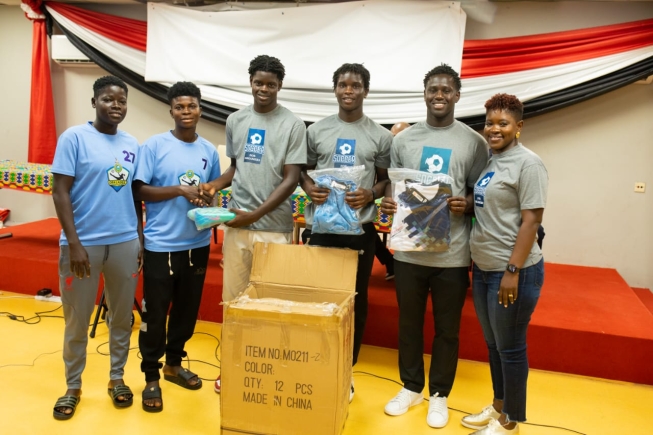 Soccer for Dreamers donates kits and menstrual hygiene support to 10 Ghanaian clubs Soccer for Dreamers donates kits and menstrual hygiene support to 10 Ghanaian clubs