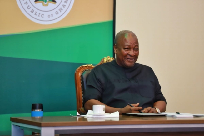 President John Dramani Mahama. PHOTO BY DOUGLAS ANANE FRIMPONG Albert Dwumfour (2nd from right), President of GJA, Kwesi Pratt Jnr, Managing Editor, Insight, and other media practitioners at the encounter with the President. Picture: DOUGLAS ANANE-FRIMPONG