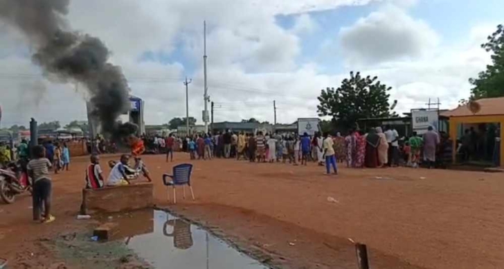 Calm returns to Hamile border post after youth rampage