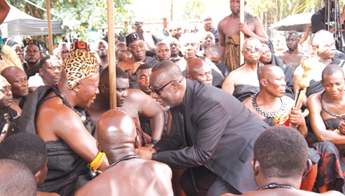 Justice Paul Baffoe-Bonnie, acting Chief Justice, commiserating with Otumfuo Osei Tutu II Justice Paul Baffoe-Bonnie, acting Chief Justice, commiserating with Otumfuo Osei Tutu II