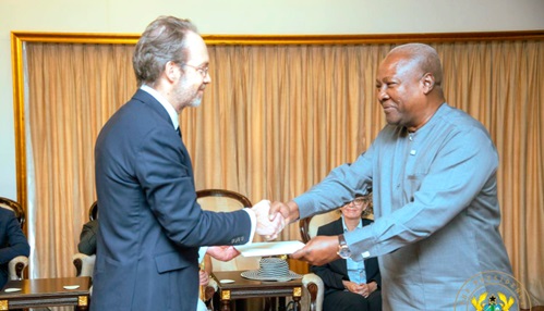Christian Rogg, British High Commissioner, presenting his credentials to President Mahama