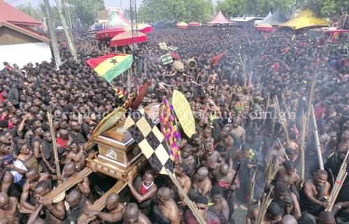 Hundreds of mourners at the dɔte yie of Nana Afia Kobi Serwaa Apem II at Manhyia Hundreds of mourners at the dɔte yie of Nana Afia Kobi Serwaa Apem II at Manhyia