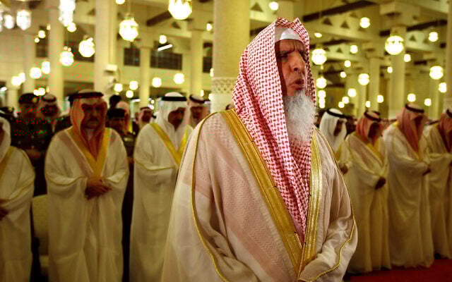 The grand mufti of Saudi Arabia, Sheikh Abdulaziz al-Sheikh, prays at the Imam Turki bin Abdullah mosque during Eid al-Fitr morning prayers in Riyadh, Saudi Arabia, Sept. 9, 2010. (AP Photo/Hassan Ammar, File)