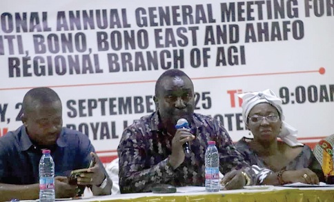 Kwasi Nyamekye (middle), Ashanti/Bono/Bono East and Ahafo Regional Chairman, AGI,  addressing the meeting