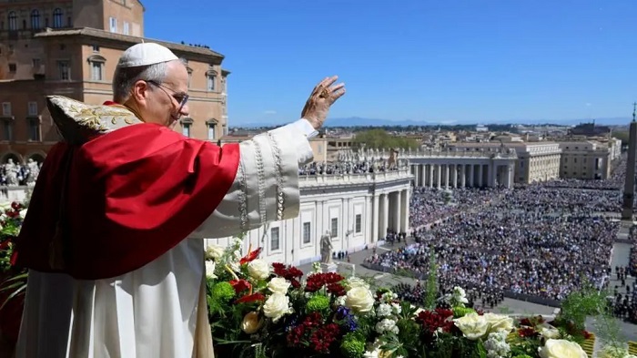 Pope Leo calls for global leaders to choose peace in his first Easter Mass