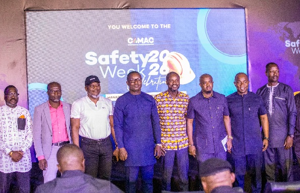 Dignitaries after the opening session