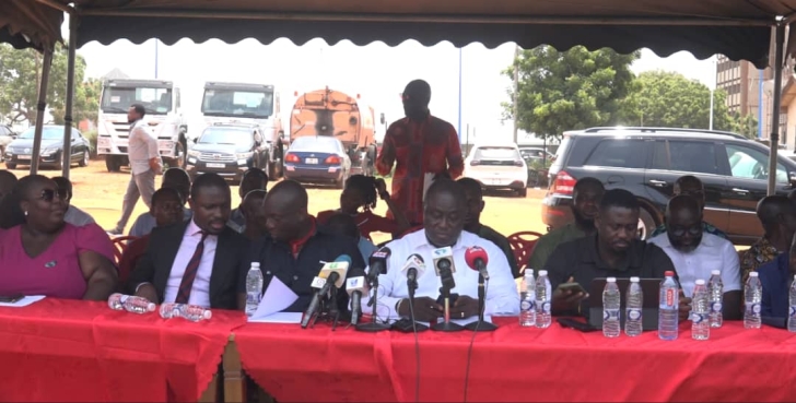 Leadership of the coalition seated at the press conference