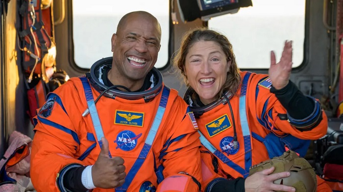 Victor Glover and Christina Koch pictured after the crew's successful return to Earth