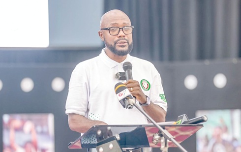 Felix Akom Nyarku (left), Director, Regional Integration Bureau, Ministry of Foreign Affairs, addressing participants in the workshop on ECOWAS protocols