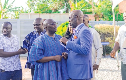 Dr Mahamudu Bawumia (3rd from left), former Vice-President, having a tête-à-tête with Rt. Rev. Dr Hilliard K.Dela Dogbe, Presiding Bishop of the AME Zion Church, at the relaunch of the Rev. Emile Doe Dogbe-Gakpetor Memorial Foundation
