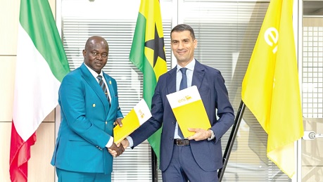 Prof. Samuel Kaba (left), Director-General of the Ghana Health Service, and Maurizio Pinna, Managing Director of Eni Ghana, after signing the MoU