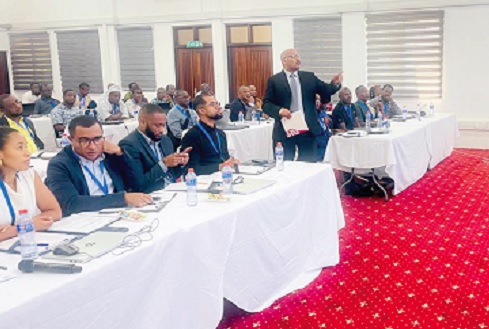 Abdelhafiz Abdelmoniem (standing) during the FIDIC training