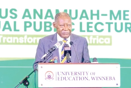 Prof. Emeritus Clifford Nii Boi Tagoe (right), former  Vice-Chancellor, University of Ghana, addressing participants