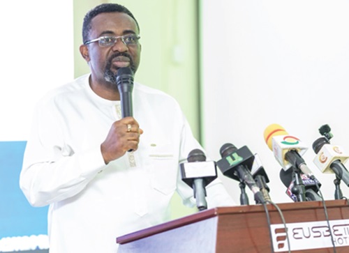Dr Johnson Asiama, Governor, BoG, addressing the business community in Sunyani