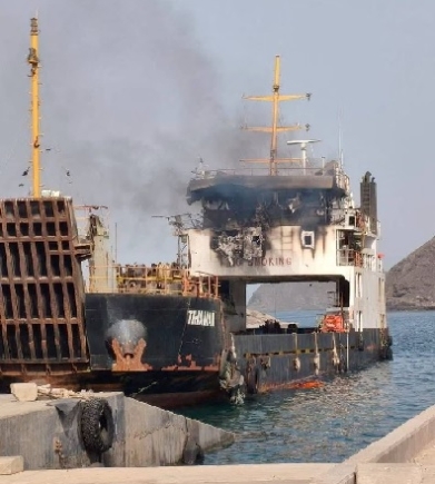 New attacks on shipping as Iran war talks hit fresh impasse 