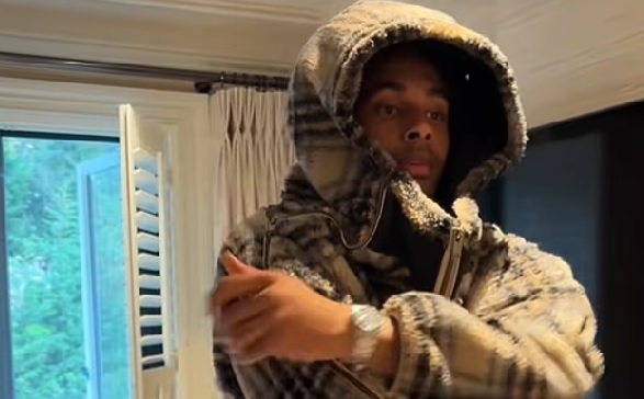 Man United star Joshua Zirkzee flew in a personal stylist to help him clear out his wardrobe