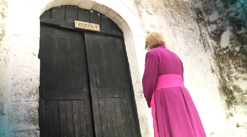 On a recent visit, Archbishop of Canterbury Dame Sarah Mullally prayed at the Door of No Return at Cape Coast Castle - a former prison for slaves on Ghana's coast