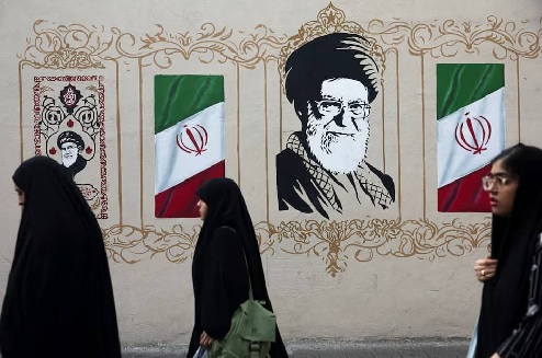 Iran vows to retaliate after US widens sanctions 