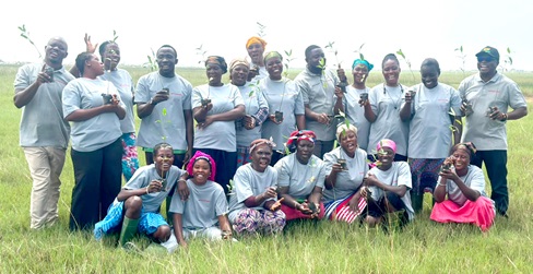 Women Mangroves Restoration Group in Wokumagbe ready to embark on the mangrove restoration programme