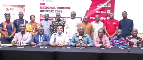 Kofi Nsiah-Poku (middle), President, AGI, with some national council members; Mukesh Thakwani (3rd from left), Vice President, and other officials of AGI after its national retreat 