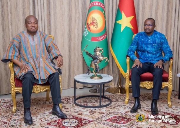 Ghana, Burkina Faso sign 7 agreements after talks