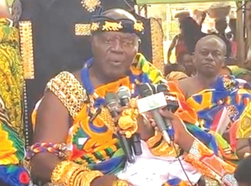 Barima Twereku Ampem, Omanhene of the Ntotroso Traditional Area, addressing the festival