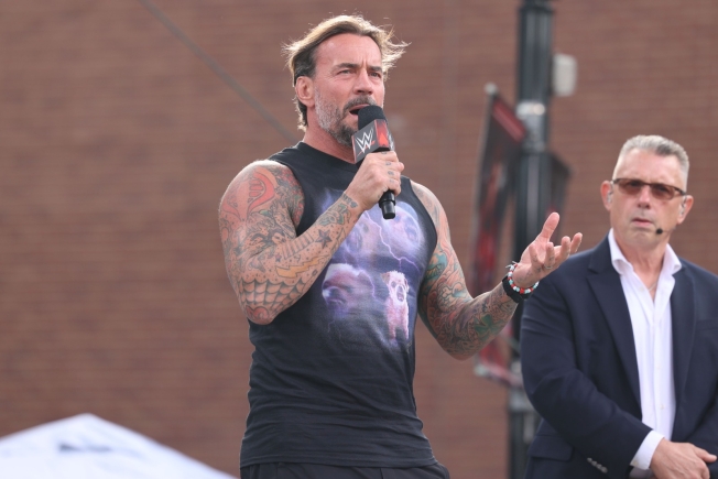 Chamber of chaos: Chicago braces for a WrestleMania-defining night