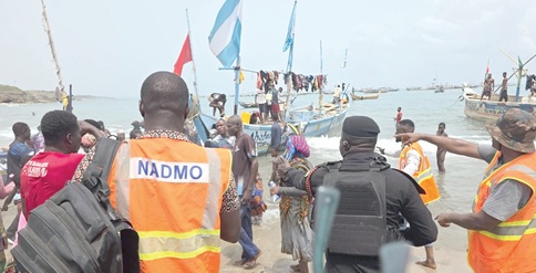 The scene during the arrival of the rescued fishermen 