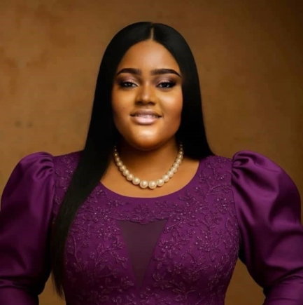 Esther Godwyll sings Aseda