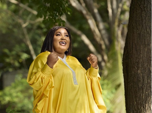 Esther Godwyll sings Aseda