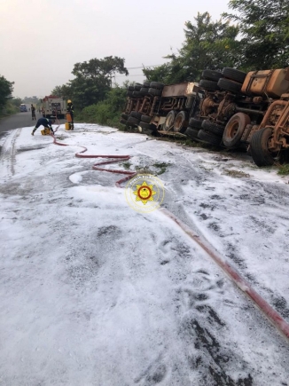 Firefighters avert disaster after fuel tanker overturns in Volta Region