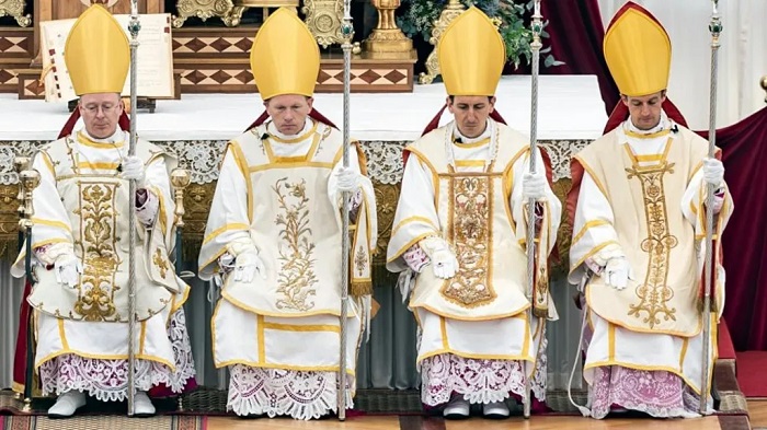 Four priests from Switzerland, the US and France were ordained during a ceremony in the Alpine village of Écône