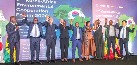 Ahmed Ibrahim (left), Minister of Local Government, Chieftaincy and Religious Affairs, declaring the forum officially open. Standing in solidarity with him are Issifu Seidu (2nd from left), Minister of State, Climate Change and Sustainability; Kyongsig Park (3rd from left), Korean Ambassador to Ghana, Some dignitaries and other participants. Picture: ERNEST KODZI