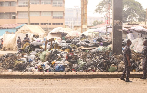 Heaps of rubbish at circle