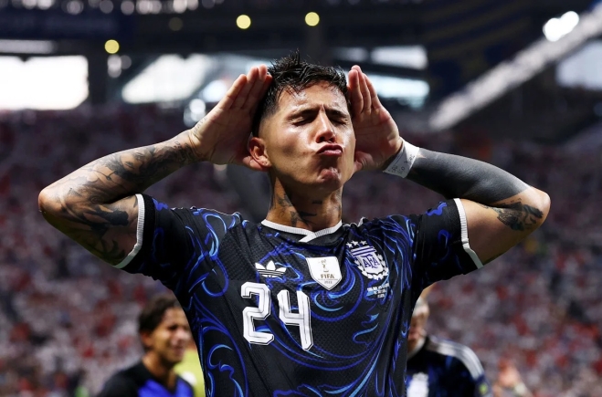 Argentina shocks England 2-1 to advance to the World Cup final against Spain