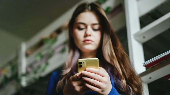 Don't panic - five ways to stop your kids' endless scrolling
